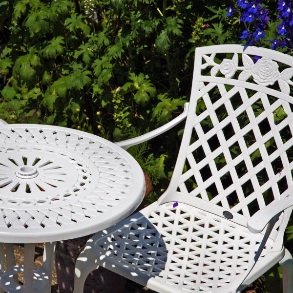 White_Eve_Bistro_Table_Cast_Aluminium_Garden_Furniture_2
