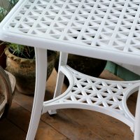 Anteprima: White_Sandra_Side_Table_Cast_Aluminium_Garden_Furniture_5