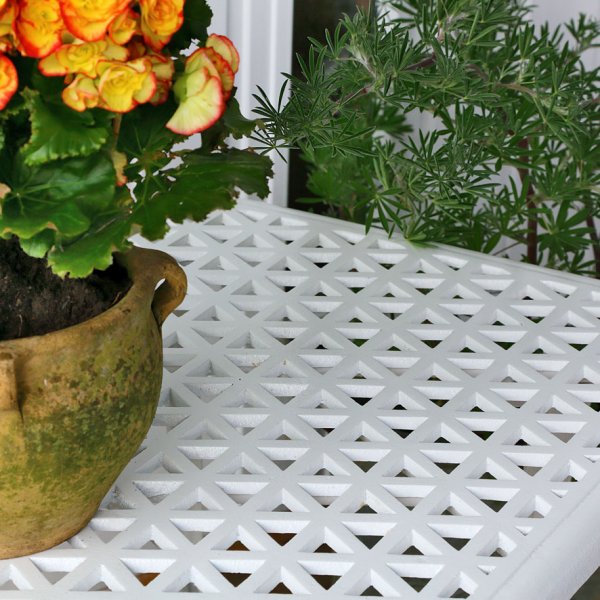 White claire aluminium garden side table 4